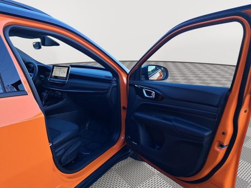 New 2026 Jeep Compass Trailhawk w/ Sun, Sound & Navigation Group image 17