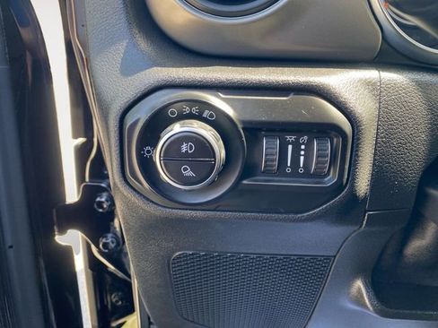 Used 2021 Jeep Gladiator Sport AWD/4WD image 17