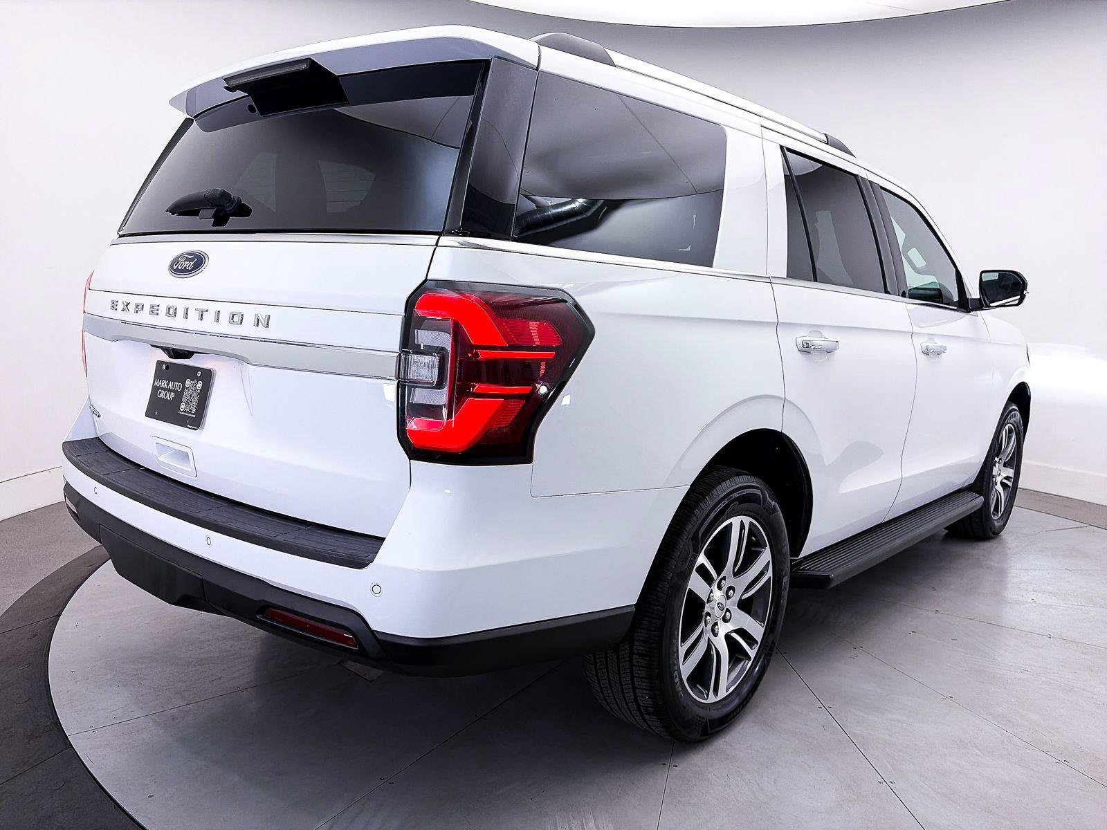 Used 2024 Ford Expedition Limited AWD/4WD image 17