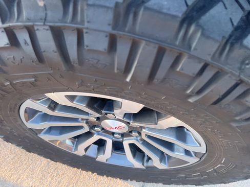 Used 2021 GMC Sierra 1500 AT4 image 10