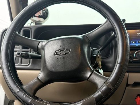 Used 2001 Chevrolet Silverado 1500 2WD Extended Cab w/ Exterior Appearance Pkg image 12