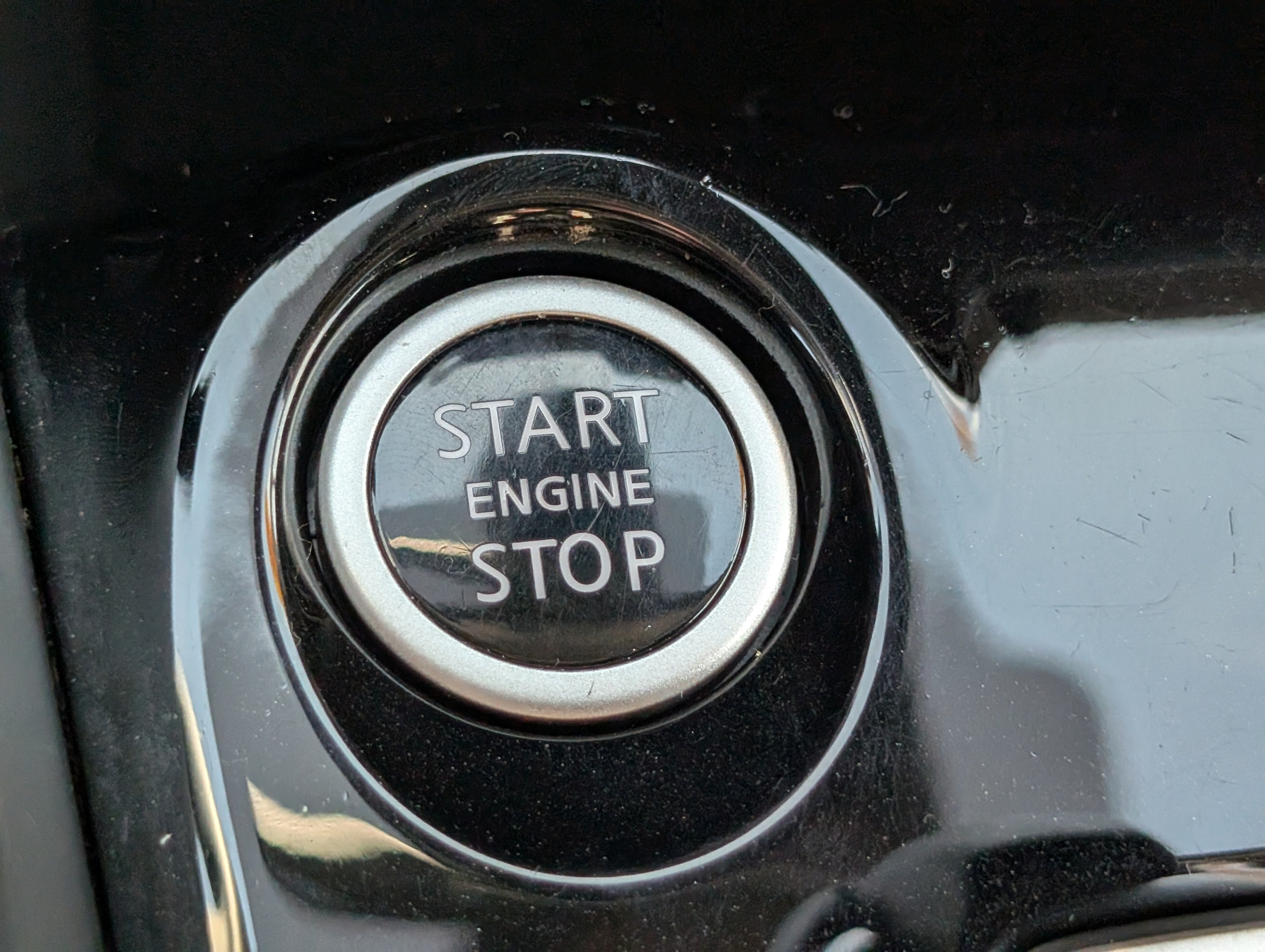 Used 2020 Nissan Versa SV FWD image 22