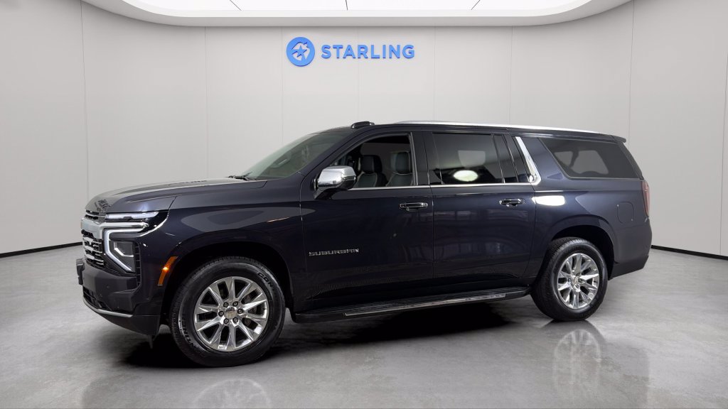 Used 2025 Chevrolet Suburban Premier RWD image 2