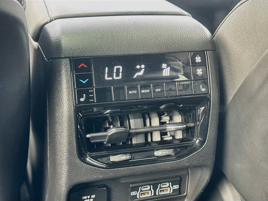 Used 2022 Jeep Grand Cherokee L Overland RWD image 27