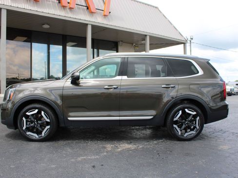 Used 2023 Kia Telluride S AWD/4WD image 12