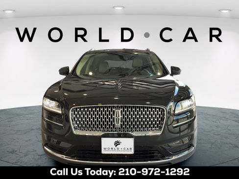 Used 2022 Lincoln Nautilus FWD w/ Premium Package image 17