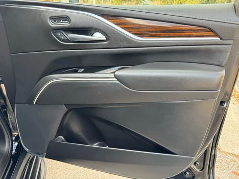 Used 2022 Cadillac Escalade ESV Luxury image 24