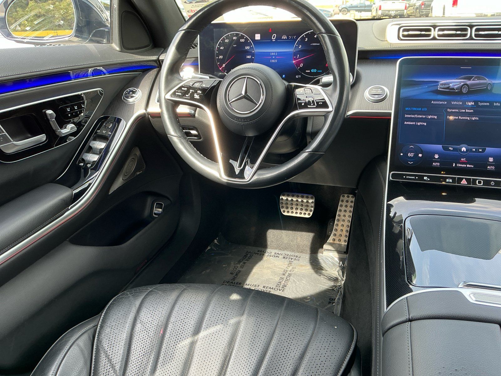 Used 2022 Mercedes-Benz S 580 4MATIC Sedan w/ AMG Line Package image 17