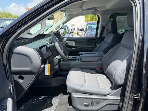 Used 2026 Ford Expedition Active RWD image 5