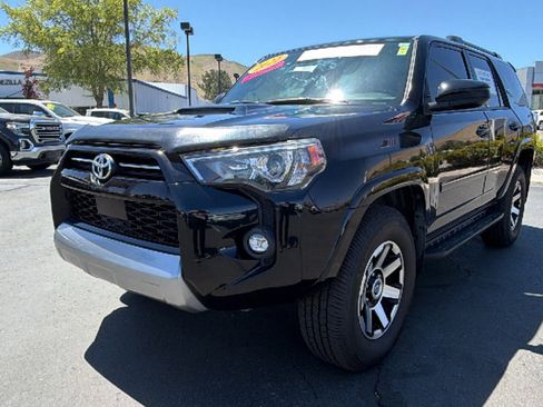 Certified 2022 Toyota 4Runner TRD Off-Road AWD/4WD image 7