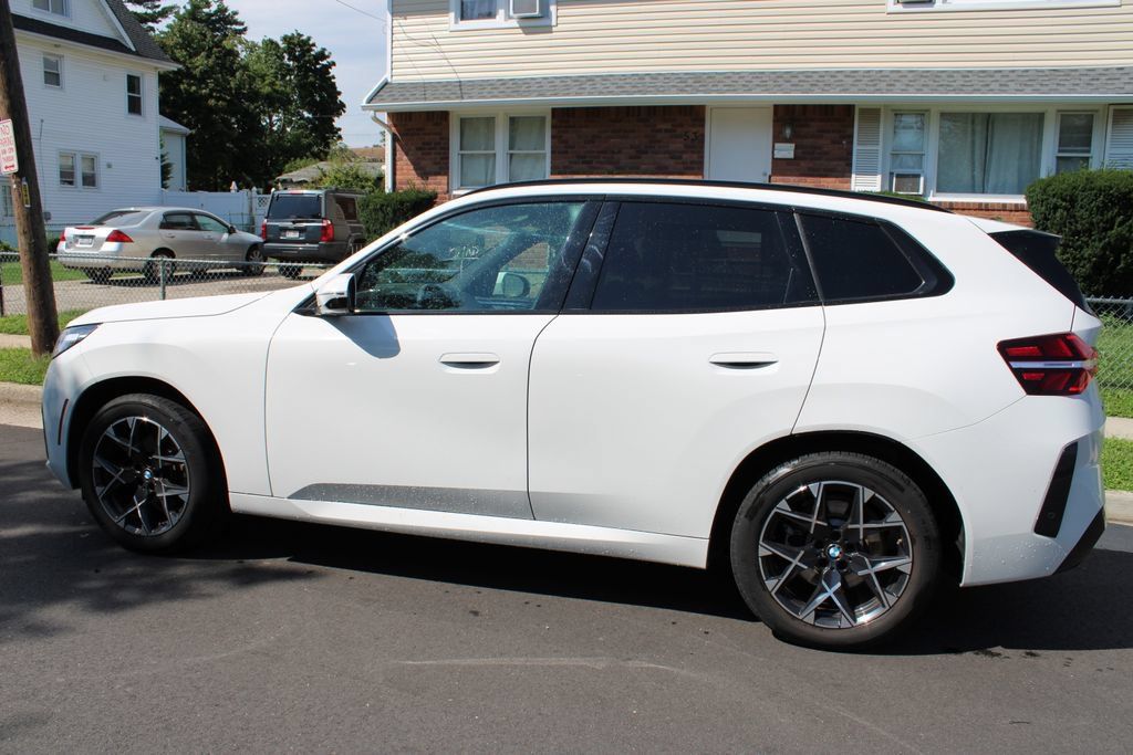 Used 2025 BMW X3 xDrive30i AWD/4WD image 5
