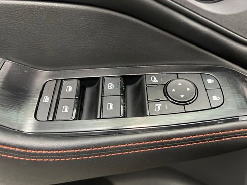 Used 2025 Nissan Rogue SV AWD/4WD image 12