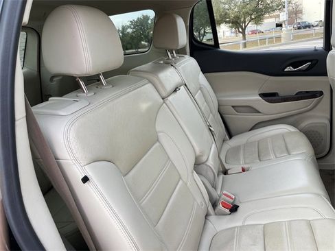 Used 2023 GMC Acadia Denali image 27