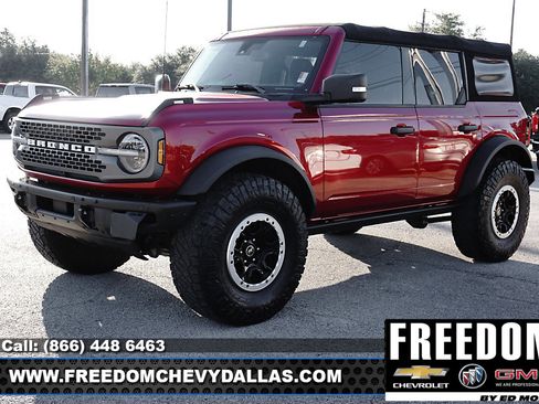 Used 2021 Ford Bronco Badlands image 3