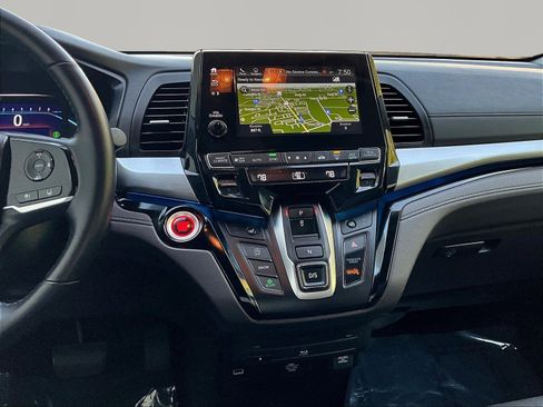 Used 2023 Honda Odyssey Touring image 9