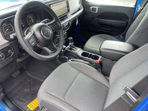 New 2026 Jeep Gladiator Sport AWD/4WD image 9