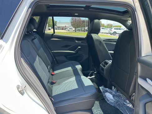 New 2026 Volkswagen Tiguan SE R-Line AWD/4WD image 46
