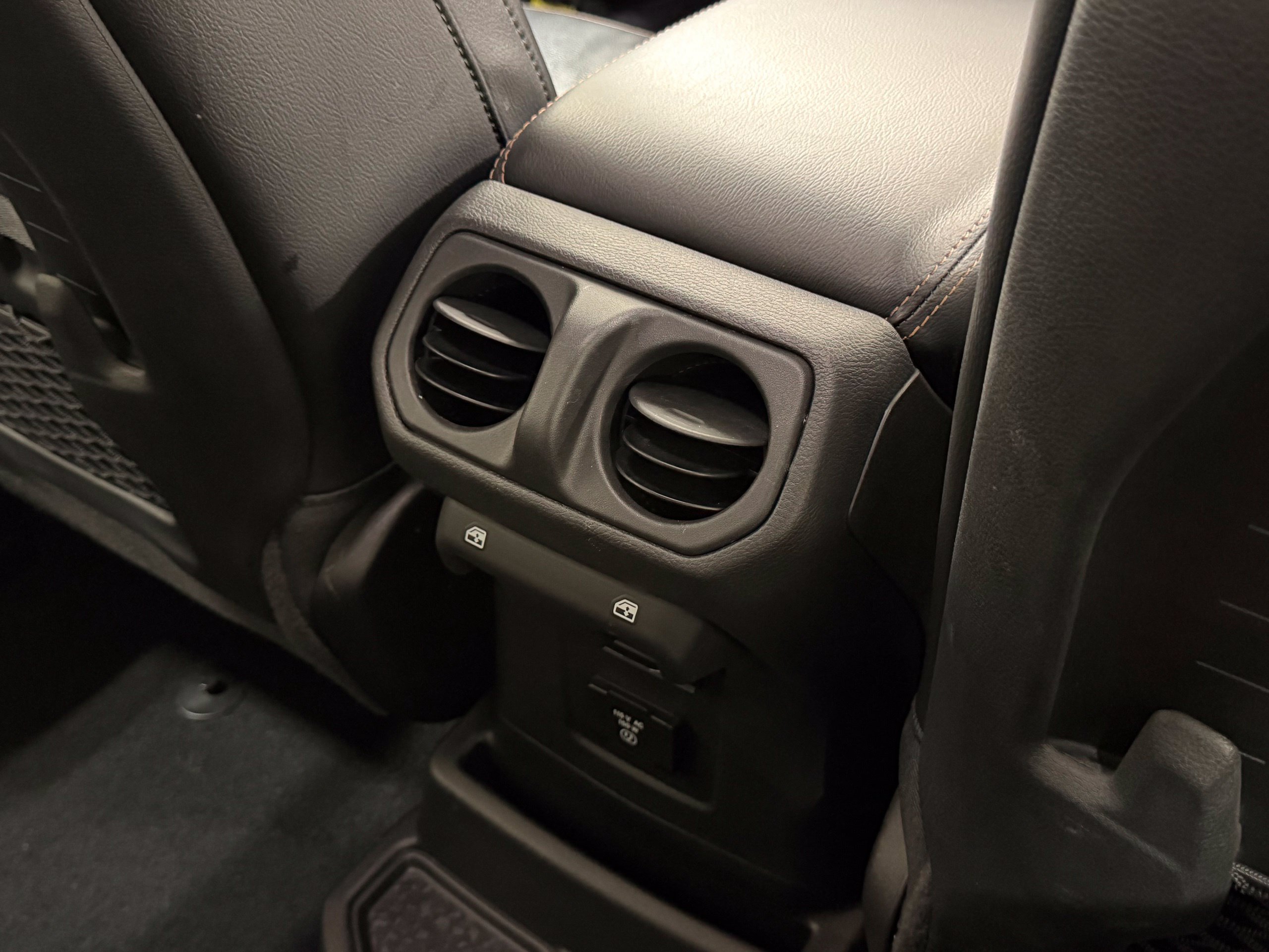 Used 2022 Jeep Wrangler Unlimited Rubicon AWD/4WD image 38