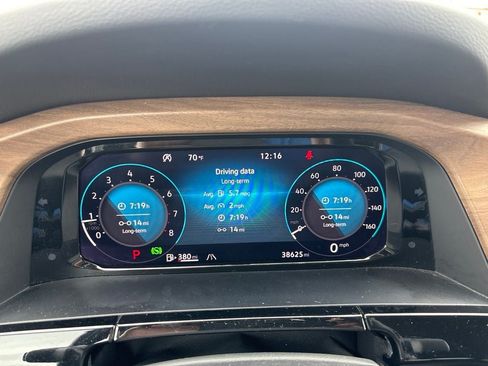 Used 2024 Volkswagen Atlas SE AWD/4WD image 17