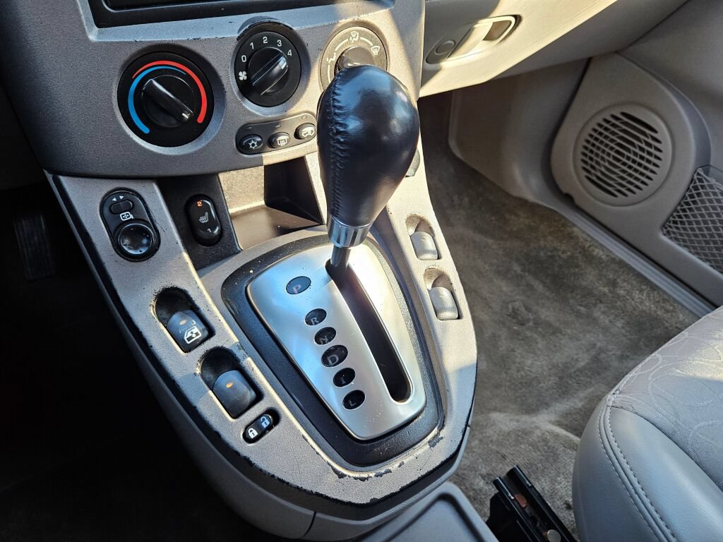 Used 2005 Saturn Vue AWD V6 w/ Comfort Pkg image 24