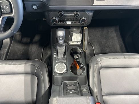 New 2025 Ford Bronco Badlands image 4