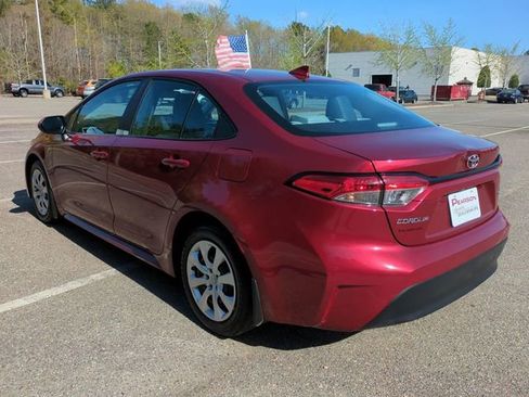 Used 2025 Toyota Corolla LE image 5