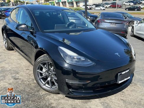 Used 2023 Tesla Model 3 Standard Range image 1