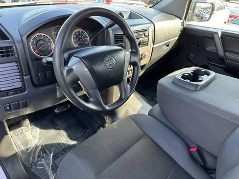 Used 2014 Nissan Titan S w/ Tow Package RWD image 9