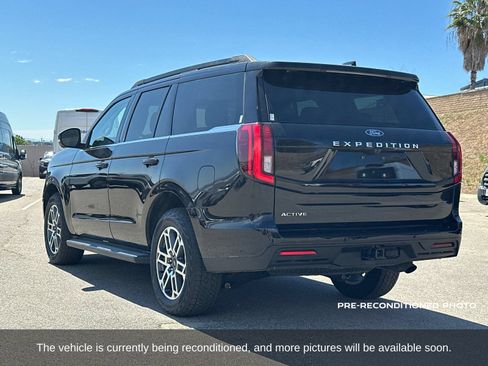 Used 2025 Ford Expedition Active AWD/4WD image 4