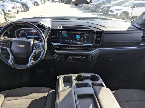 Used 2024 Chevrolet Silverado 3500 LT image 16