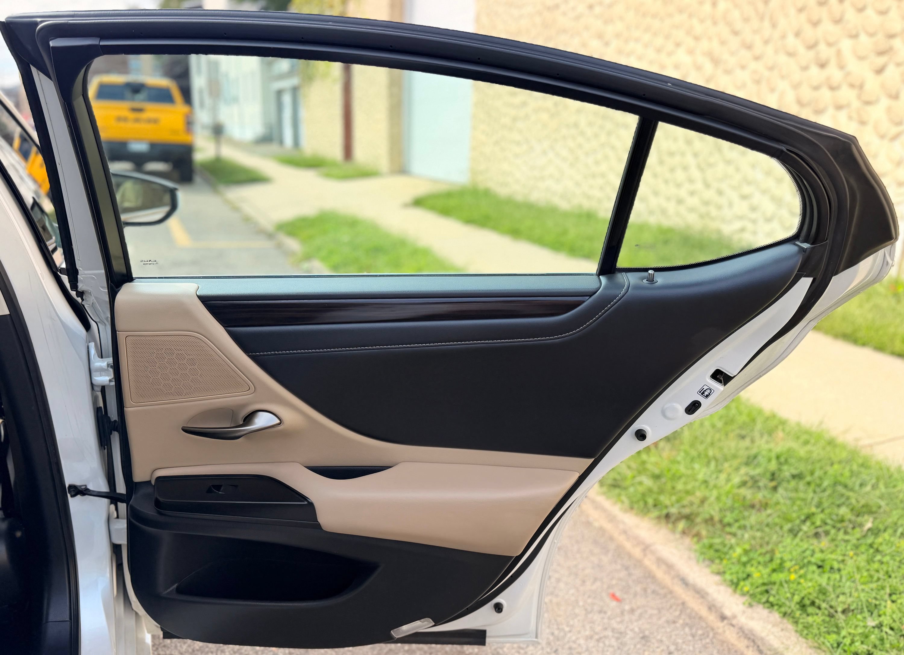 Used 2020 Lexus ES 350 w/ Premium Package FWD image 19