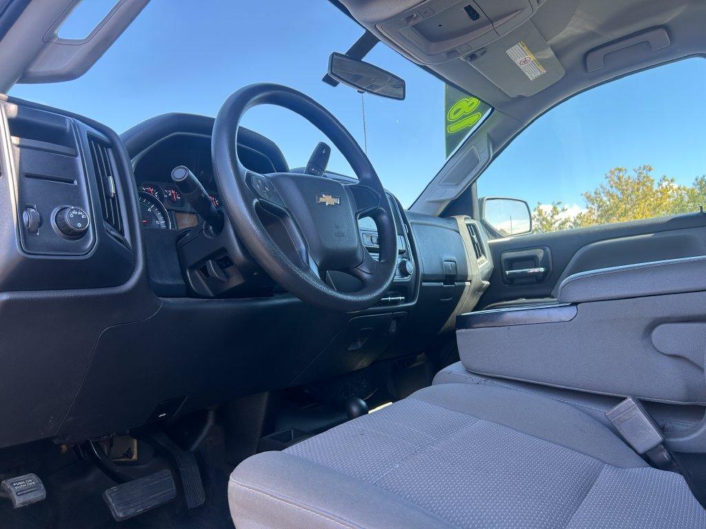 Used 2018 Chevrolet Silverado 2500 W/T AWD/4WD image 21