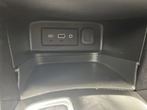 Used 2020 Chevrolet Equinox LT image 22