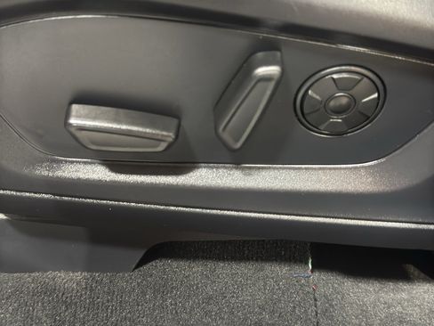 Used 2025 Ford Explorer ST AWD/4WD image 16