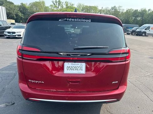 Used 2027 Chrysler Pacifica Select AWD/4WD image 8