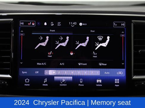 Used 2024 Chrysler Pacifica Touring-L image 17