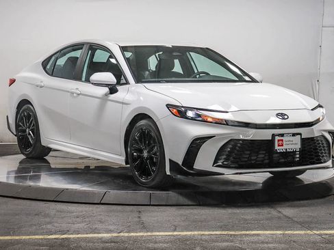 Certified 2025 Toyota Camry SE w/ Convenience Package FWD image 6