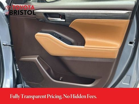 Used 2021 Toyota Highlander Platinum AWD/4WD image 25