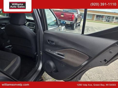 Used 2020 Nissan Kicks SV FWD image 17