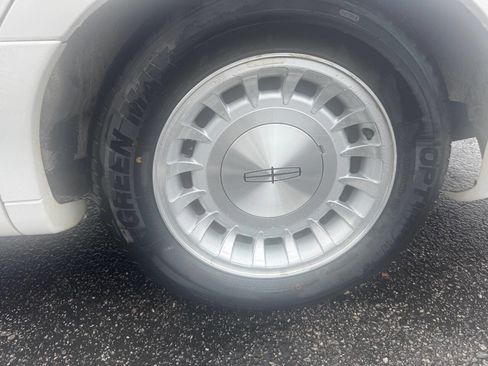 Used 1998 Lincoln Town Car Executive image 28