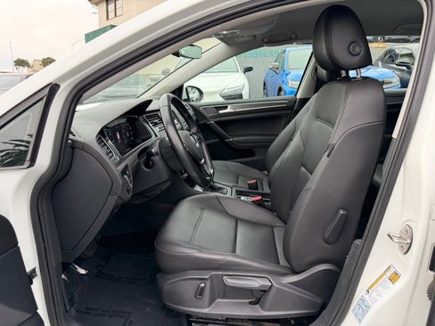 Used 2019 Volkswagen e-Golf SEL Premium image 10