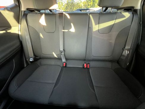 Used 2025 Buick Encore GX Preferred image 39