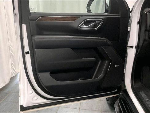 Used 2022 Chevrolet Tahoe Premier AWD/4WD image 9