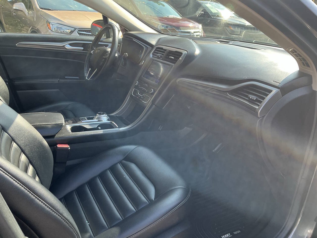 Used 2019 Ford Fusion SEL FWD image 32