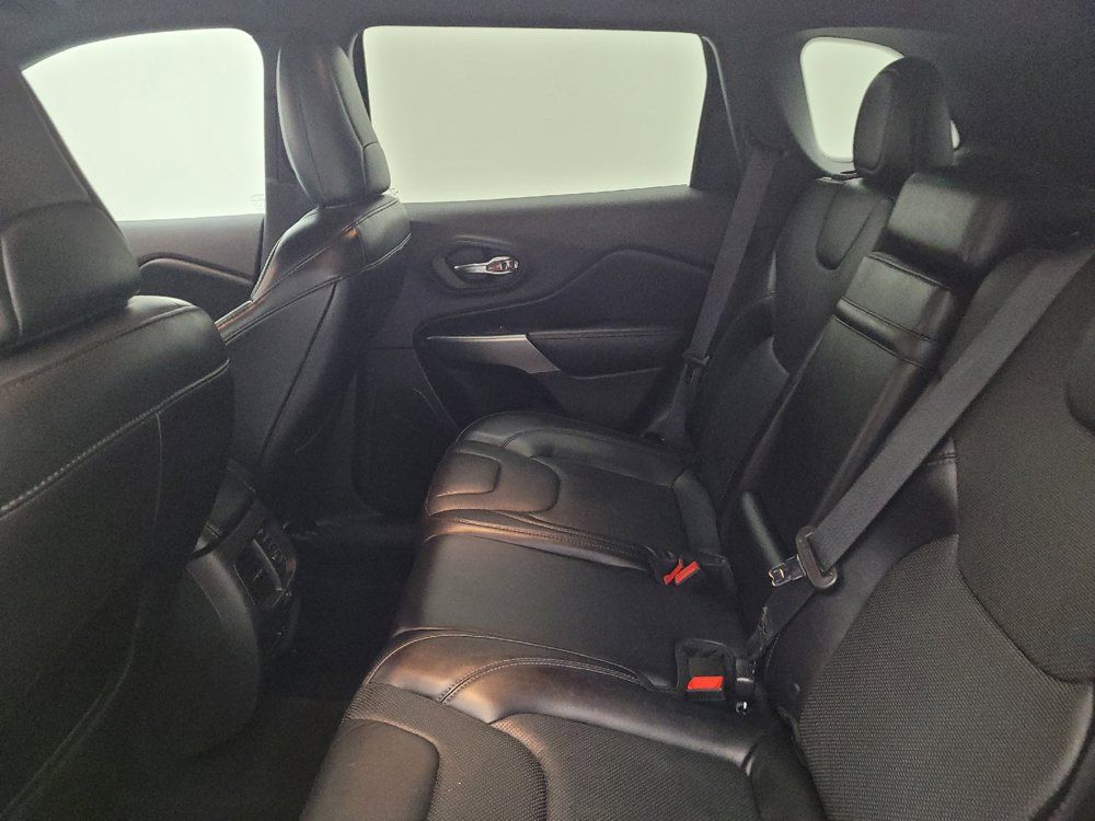 Used 2019 Jeep Cherokee High Altitude AWD/4WD image 18