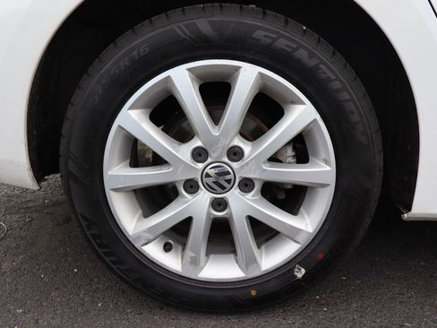 Used 2013 Volkswagen Jetta SE FWD image 42