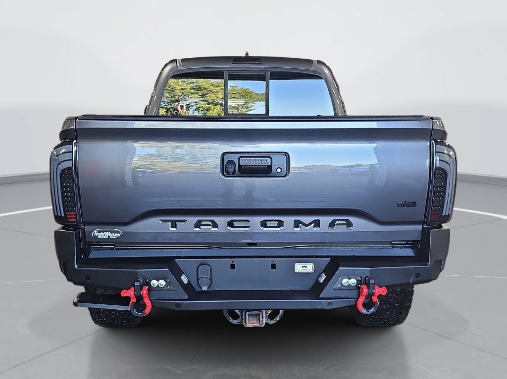 Used 2017 Toyota Tacoma TRD Off-Road w/ Tow Package AWD/4WD image 5