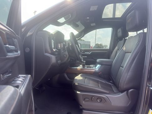 Certified 2025 Chevrolet Silverado 1500 High Country w/ High Country Premium Package AWD/4WD image 12