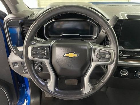 Used 2023 Chevrolet Silverado 1500 LT AWD/4WD image 14