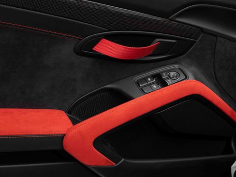 Used 2018 Porsche 911 GT2 RS image 16